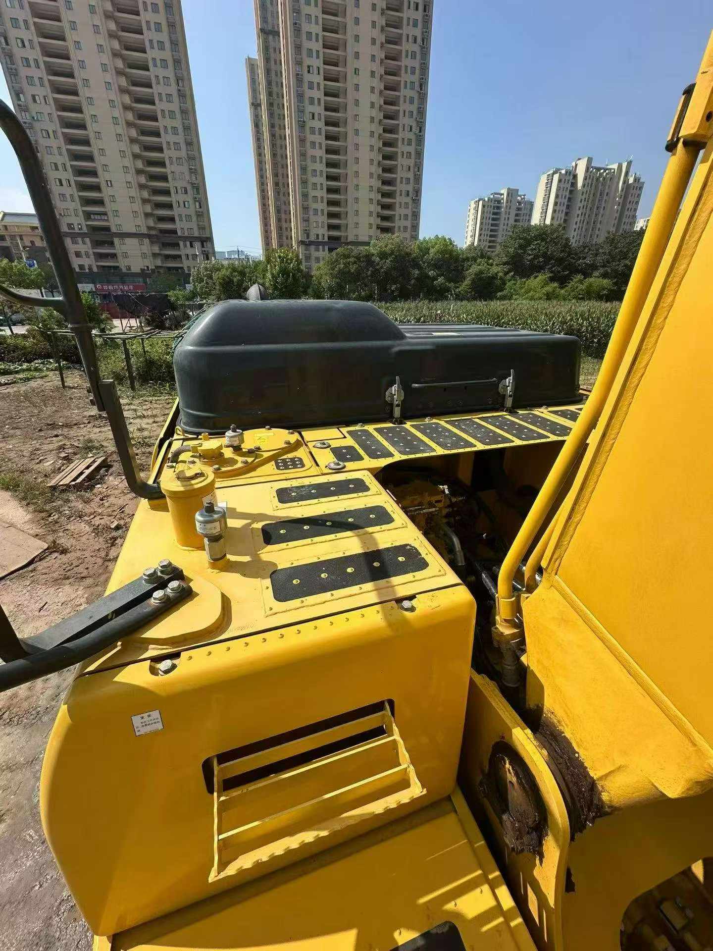 Buy Komatsu PC200-1 Used Excavator / 8