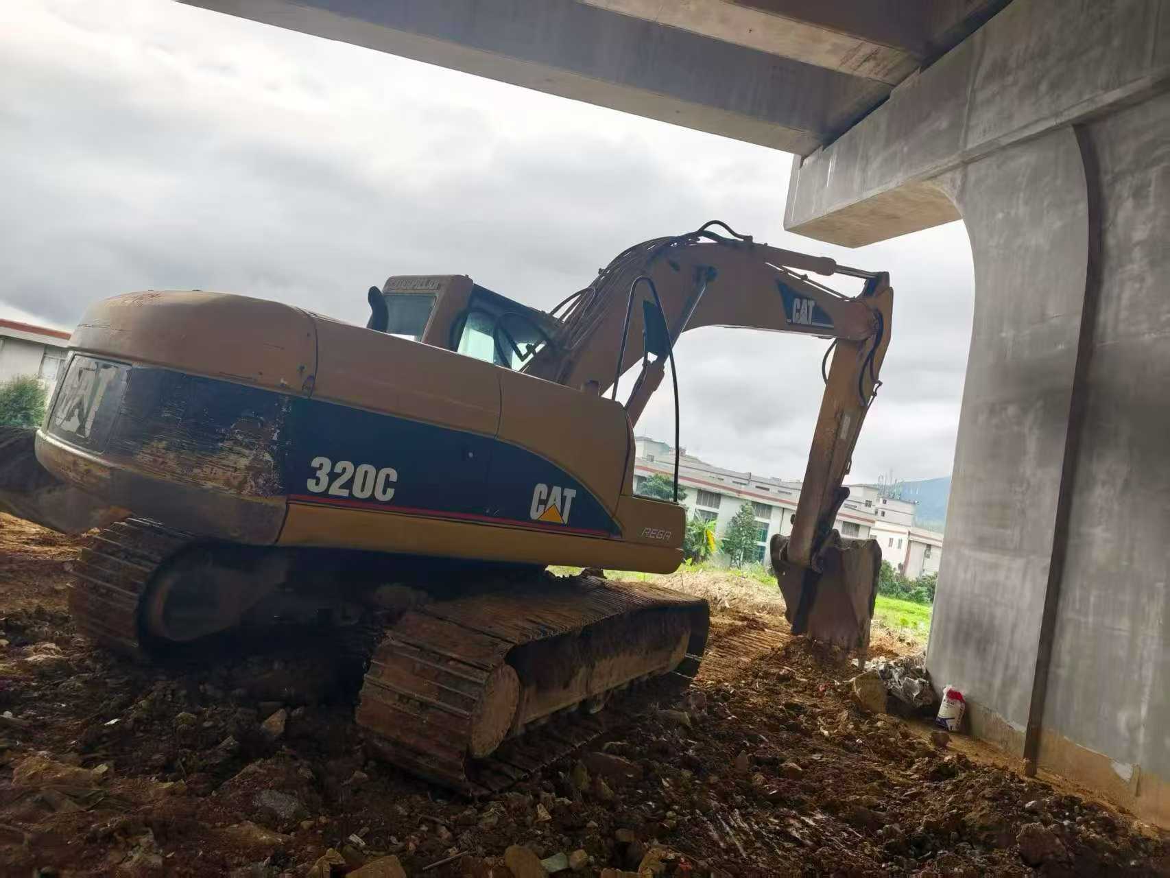 Buy Caterpillar 320C Used Excavator / 5