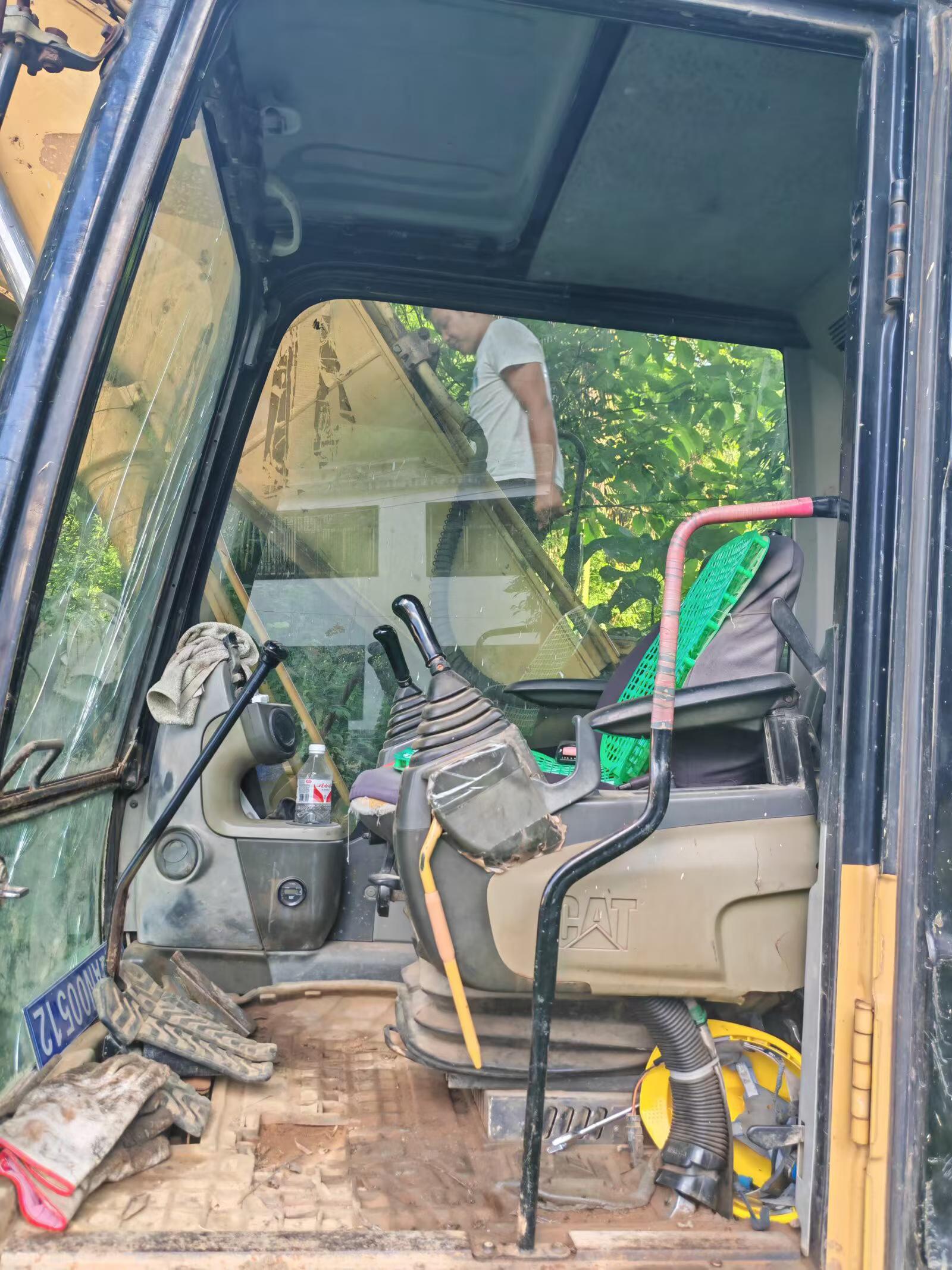Buy Caterpillar 320D Used Excavator / 3 Buy Caterpillar 320D Used Excavator / 3
