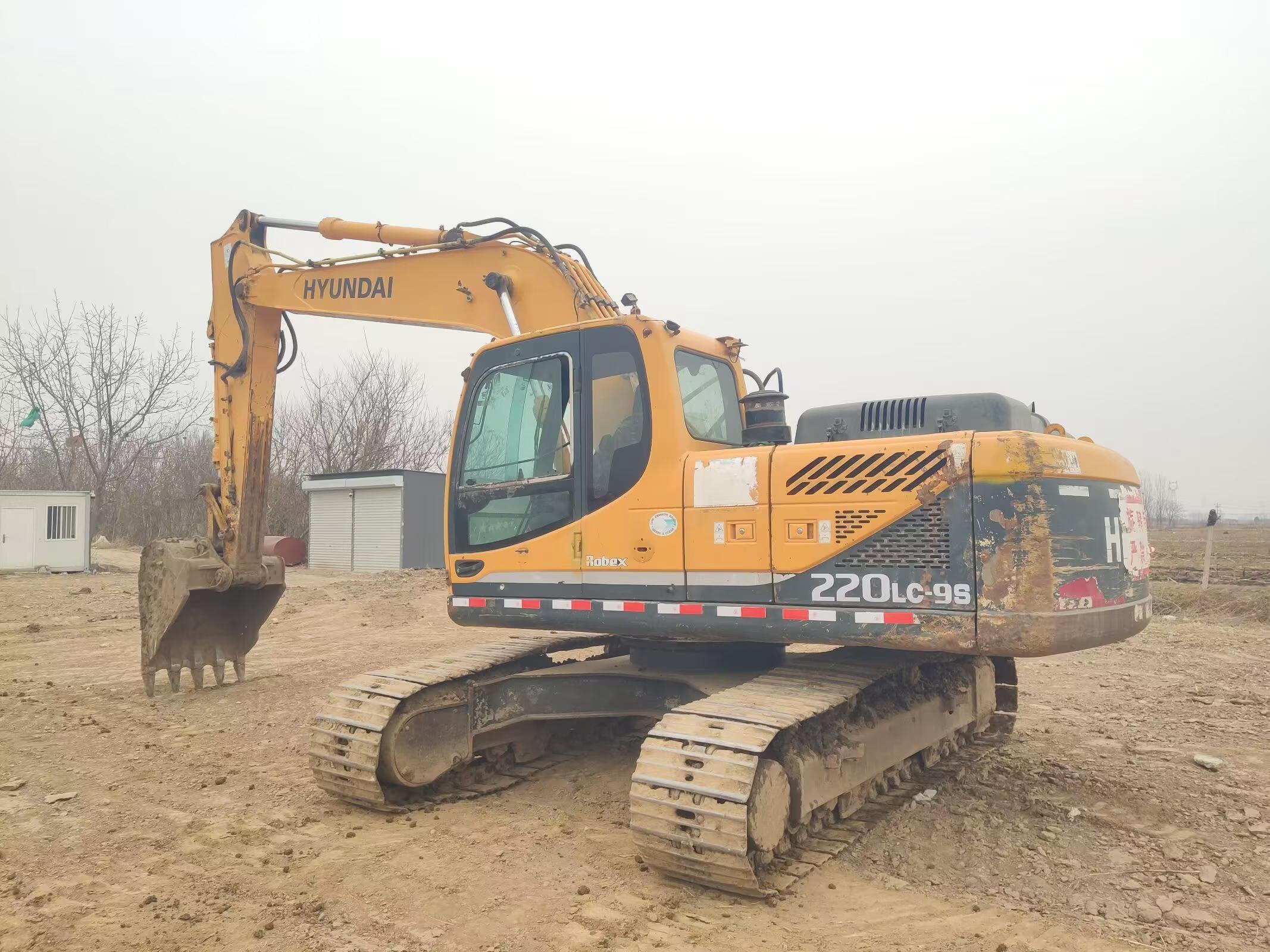 Buy Hyundai R225-7 Used Excavator / 1