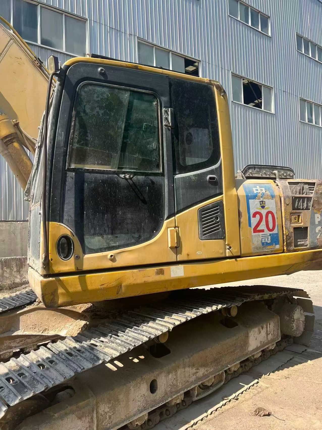 Buy Komatsu PC200-8 Used Excavator / 2 Buy Komatsu PC200-8 Used Excavator / 2