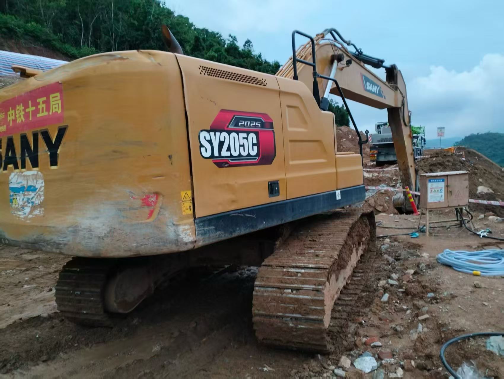 Buy Sany SY200C Used Excavator