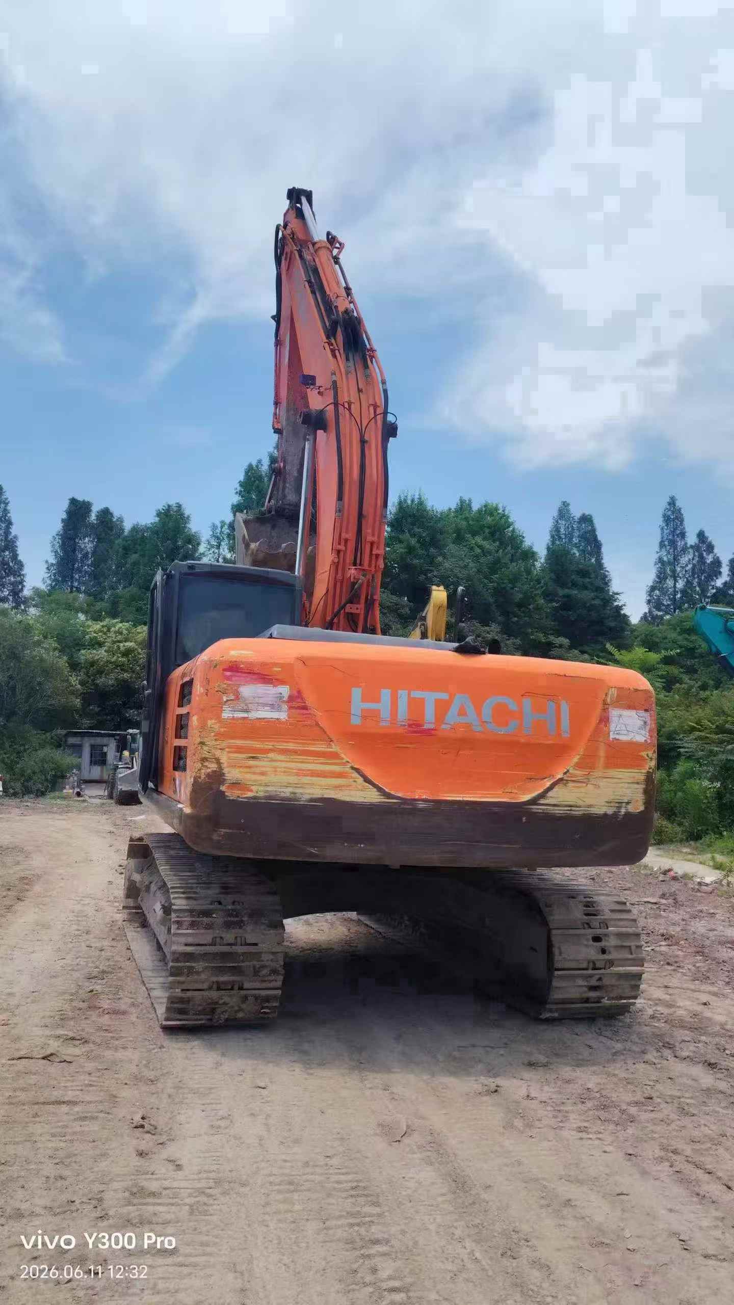 Buy Hitachi EX200 Used Excavator / 2 Buy Hitachi EX200 Used Excavator / 2