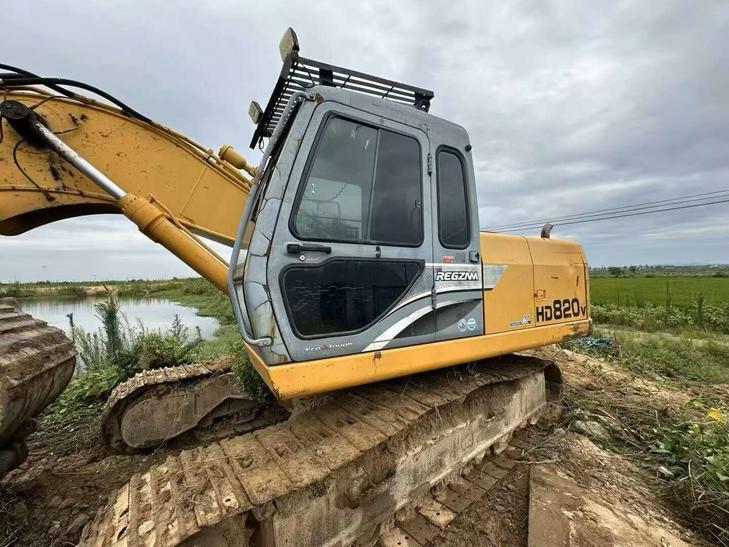 Buy Kato Used Excavator / 1