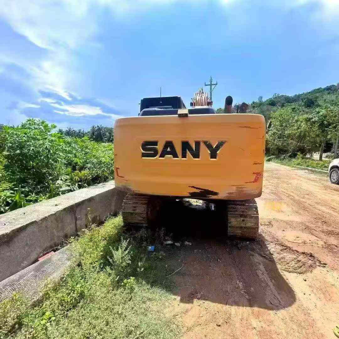 Buy Sany SY135 Used Excavator / 1