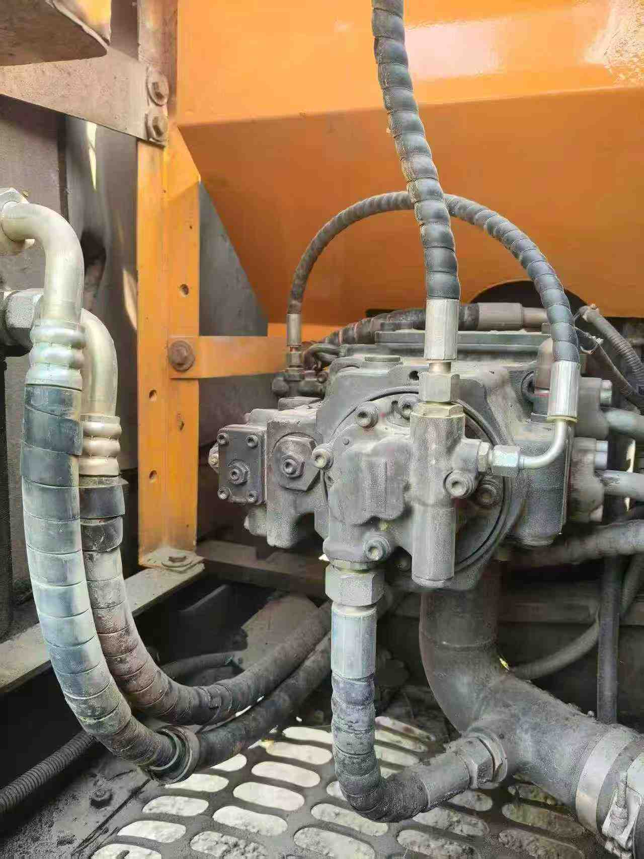 Buy Sany SY135 Used Excavator / 9 Buy Sany SY135 Used Excavator / 9