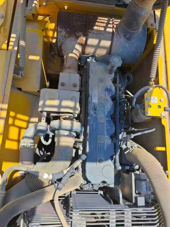 Buy Komatsu PC220-8 Used Excavator / 1