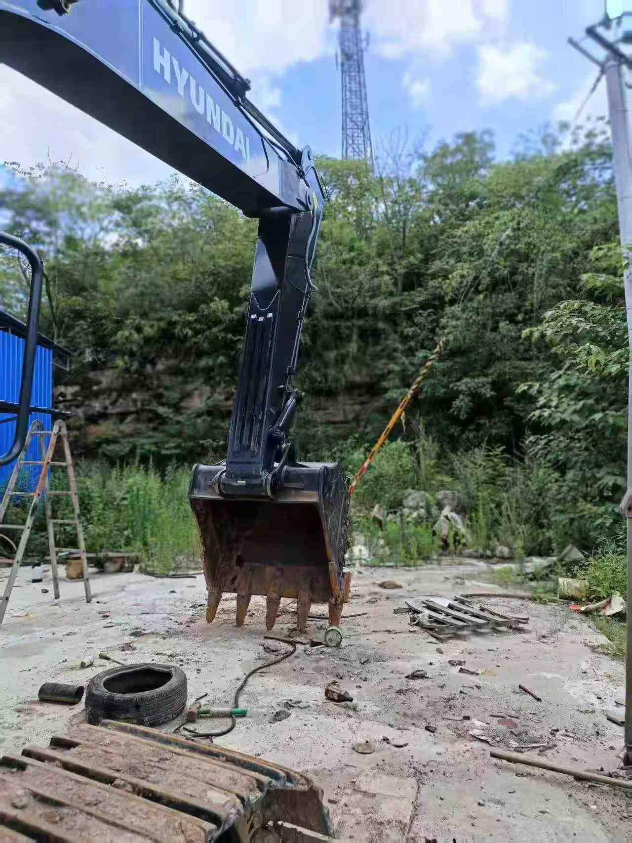 Buy Hyundai R350LVS Used Excavator / 6 Buy Hyundai R350LVS Used Excavator / 6