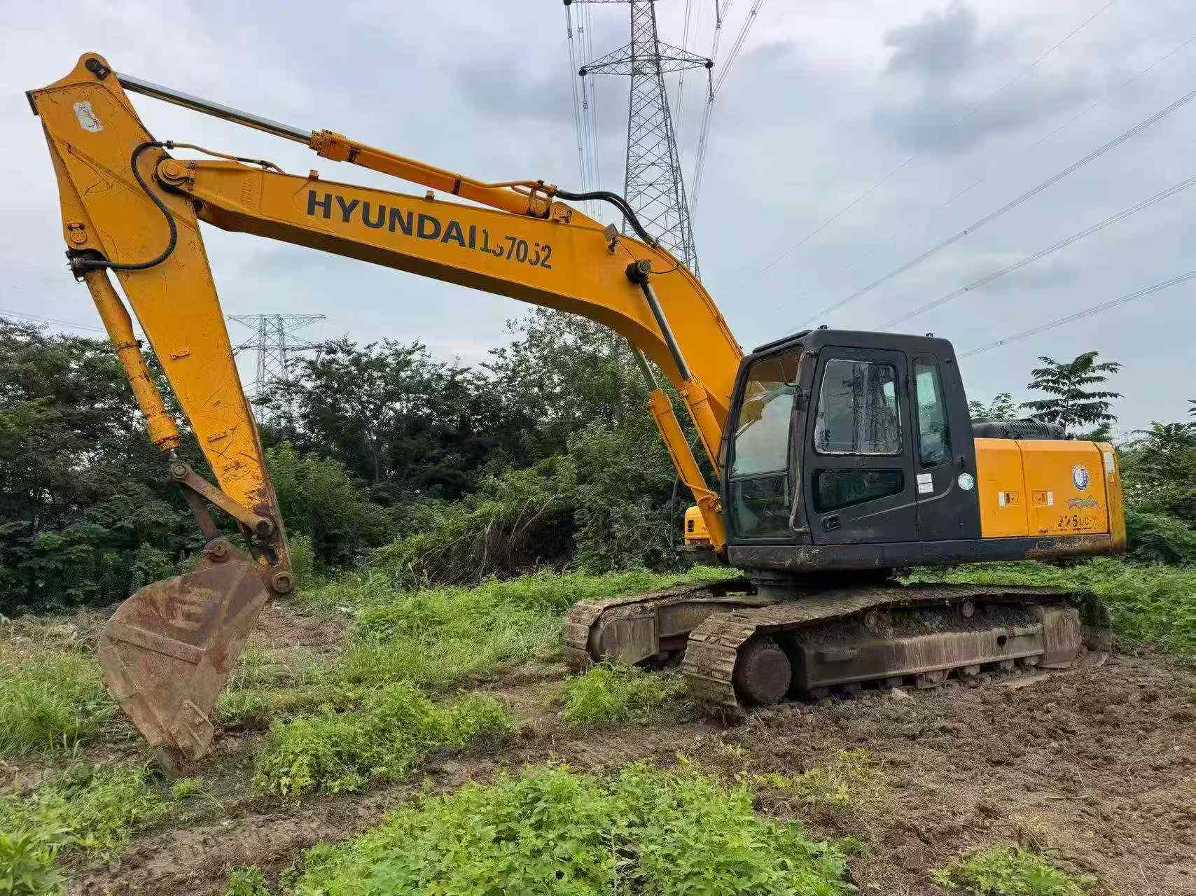 Buy Hyundai R215-7 Used Excavator / 1