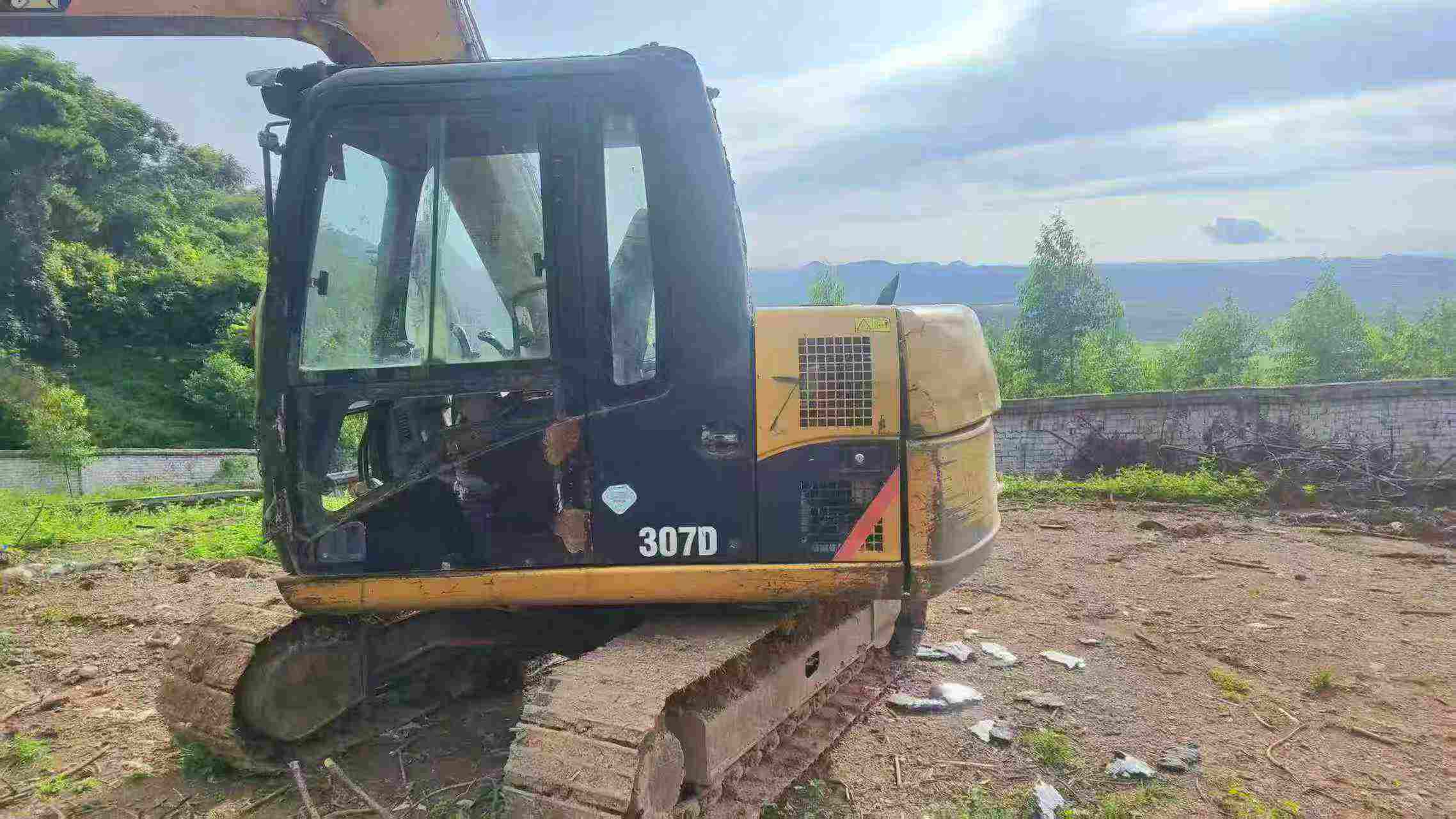 Buy Caterpillar 307B Used Excavator / 2 Buy Caterpillar 307B Used Excavator / 2