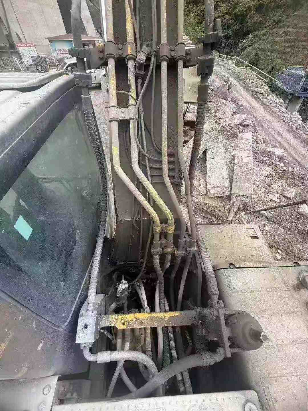 Buy Komatsu PC220 Used Excavator / 6 Buy Komatsu PC220 Used Excavator / 6