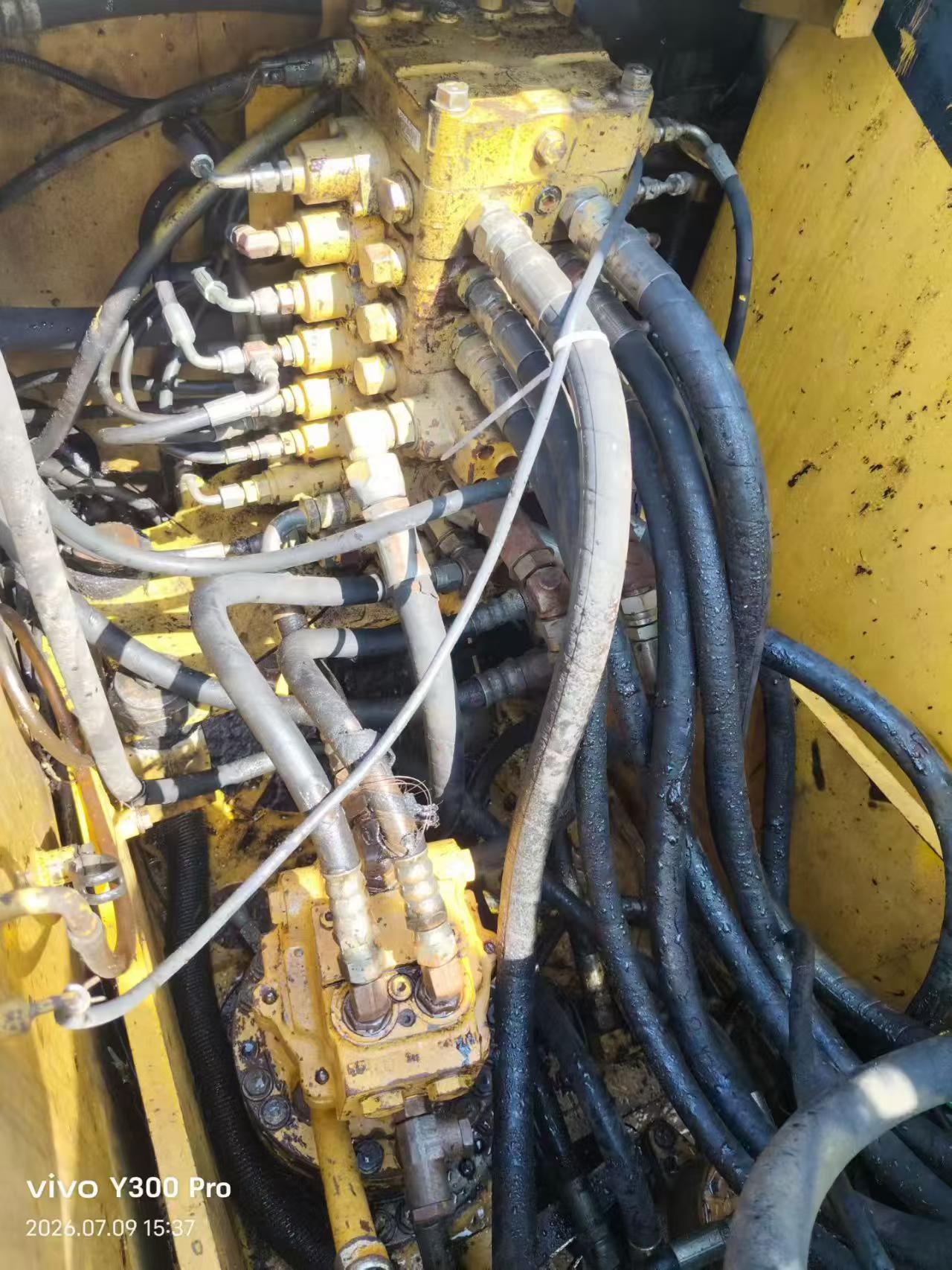 Buy Komatsu PC130-7 Used Excavator / 4