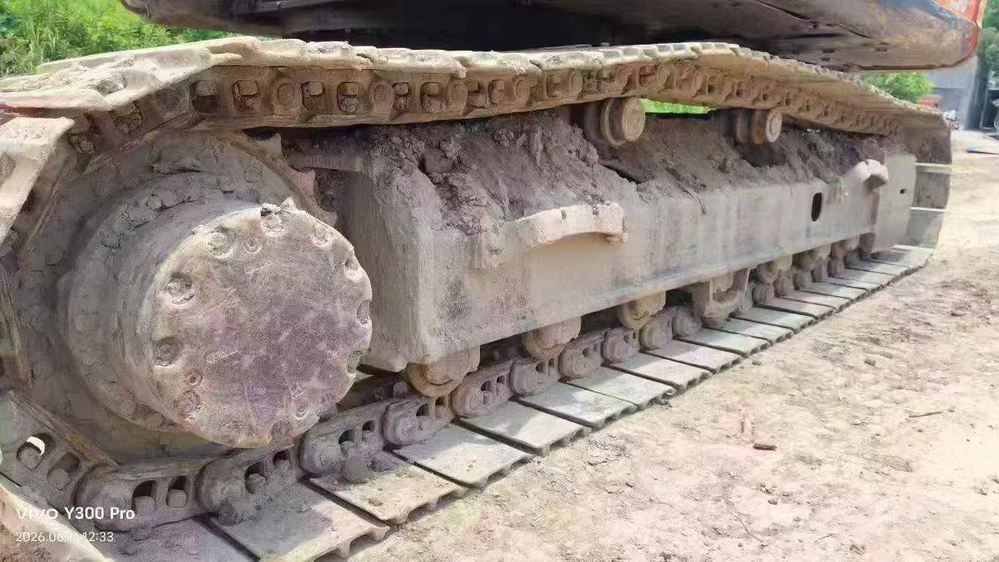 Buy Hitachi EX200 Used Excavator / 3 Buy Hitachi EX200 Used Excavator / 3