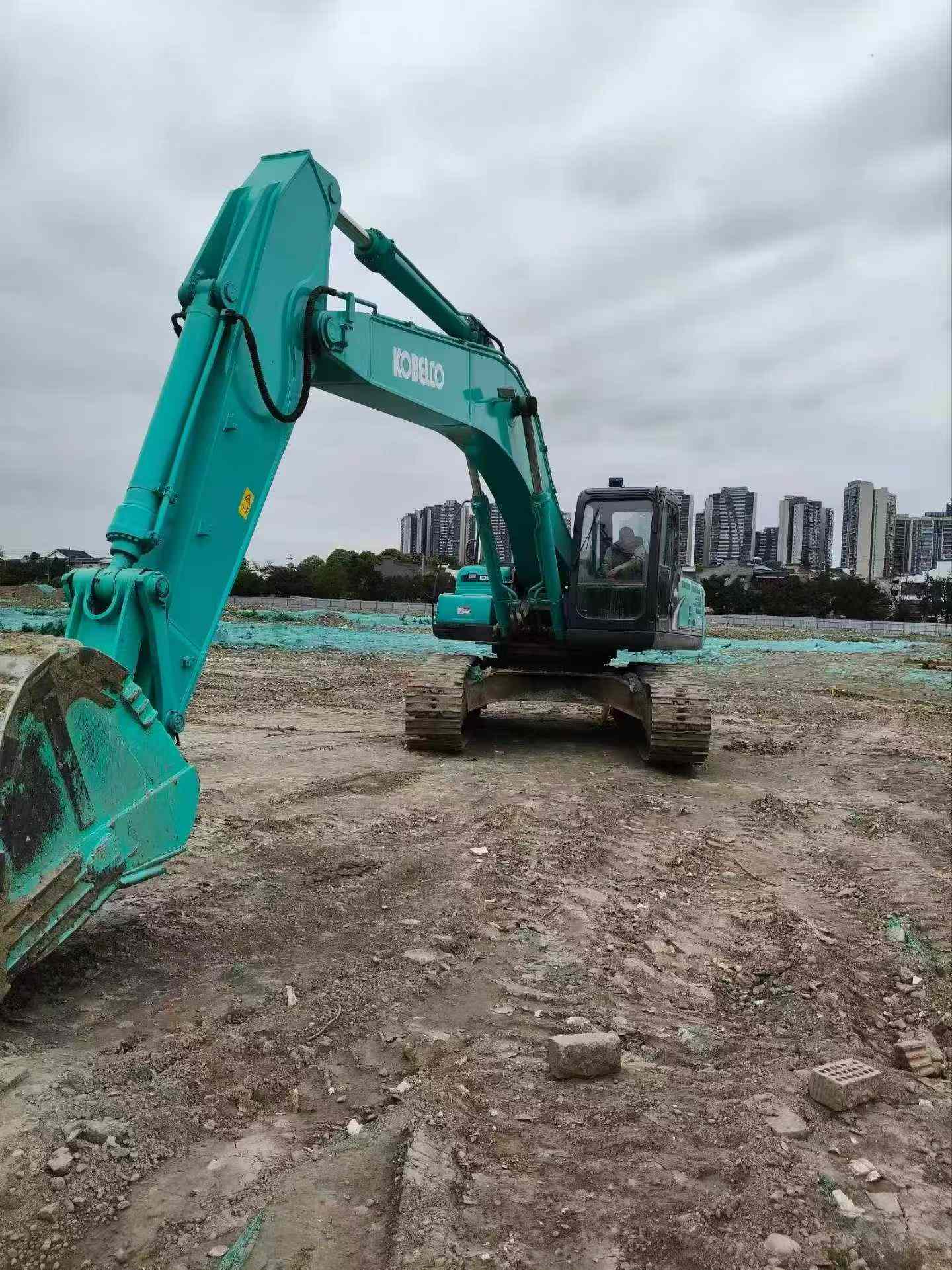 Buy Kobelco SK330 Used Excavator / 4