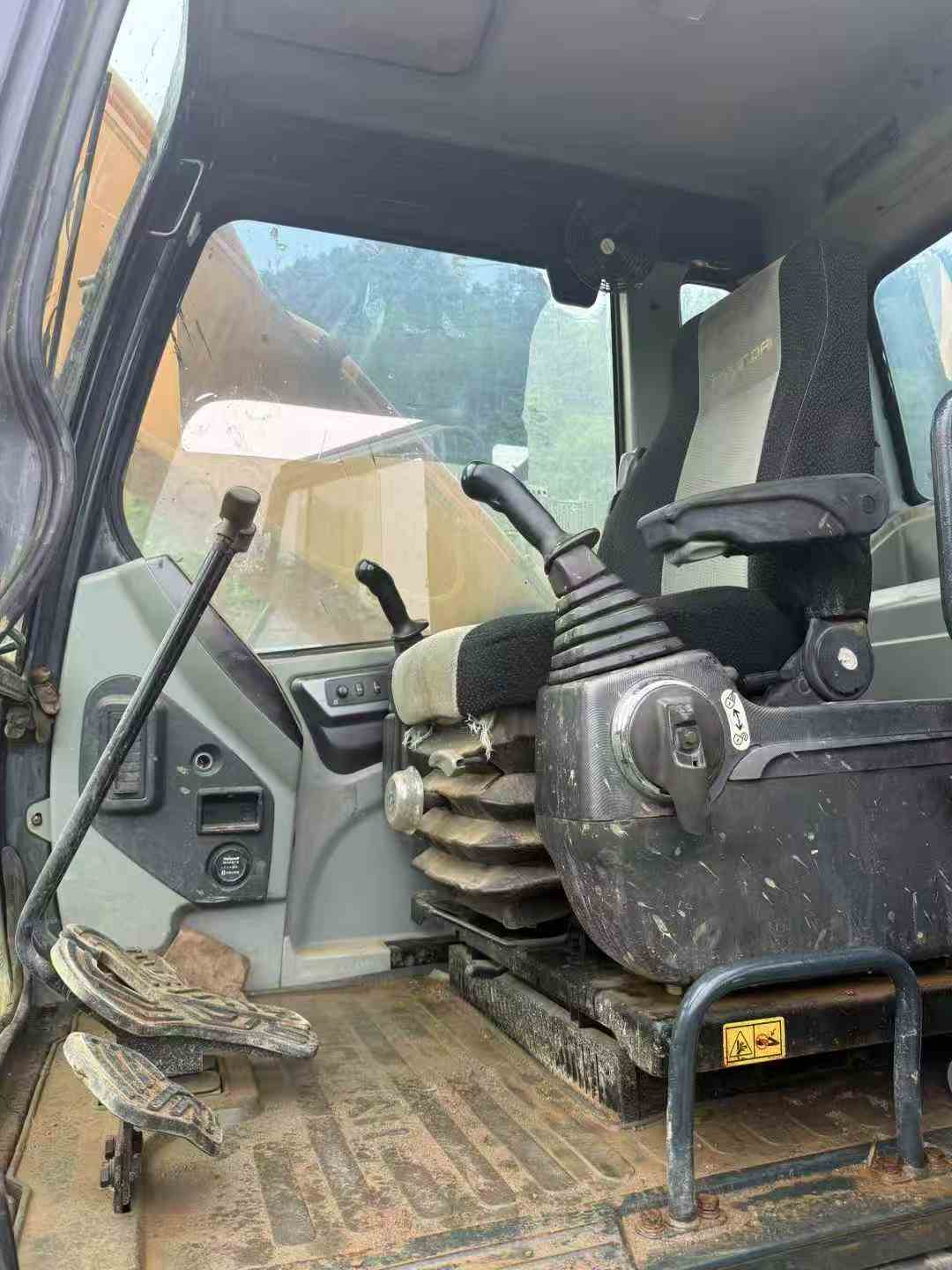 Buy Hyundai R215VS Used Excavator / 7 Buy Hyundai R215VS Used Excavator / 7