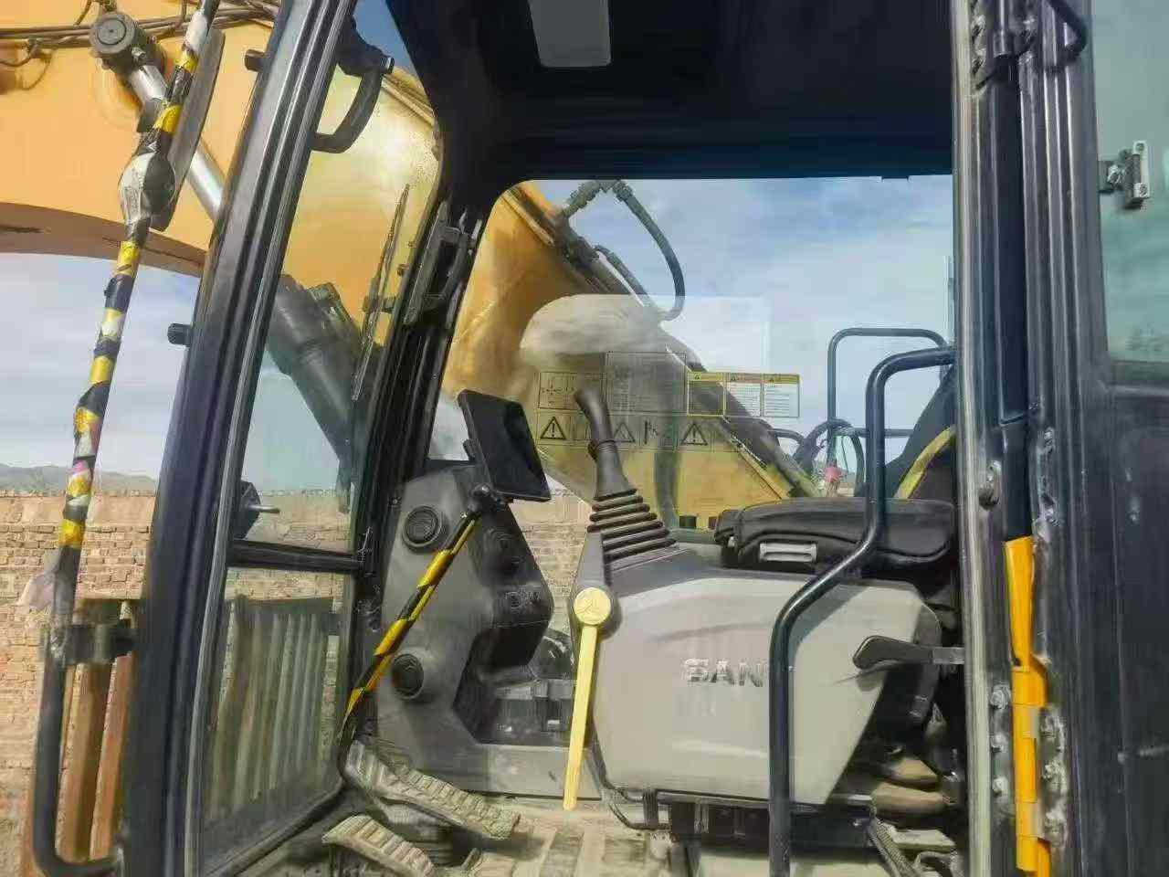 Buy Sany SY235C Used Excavator / 3 Buy Sany SY235C Used Excavator / 3