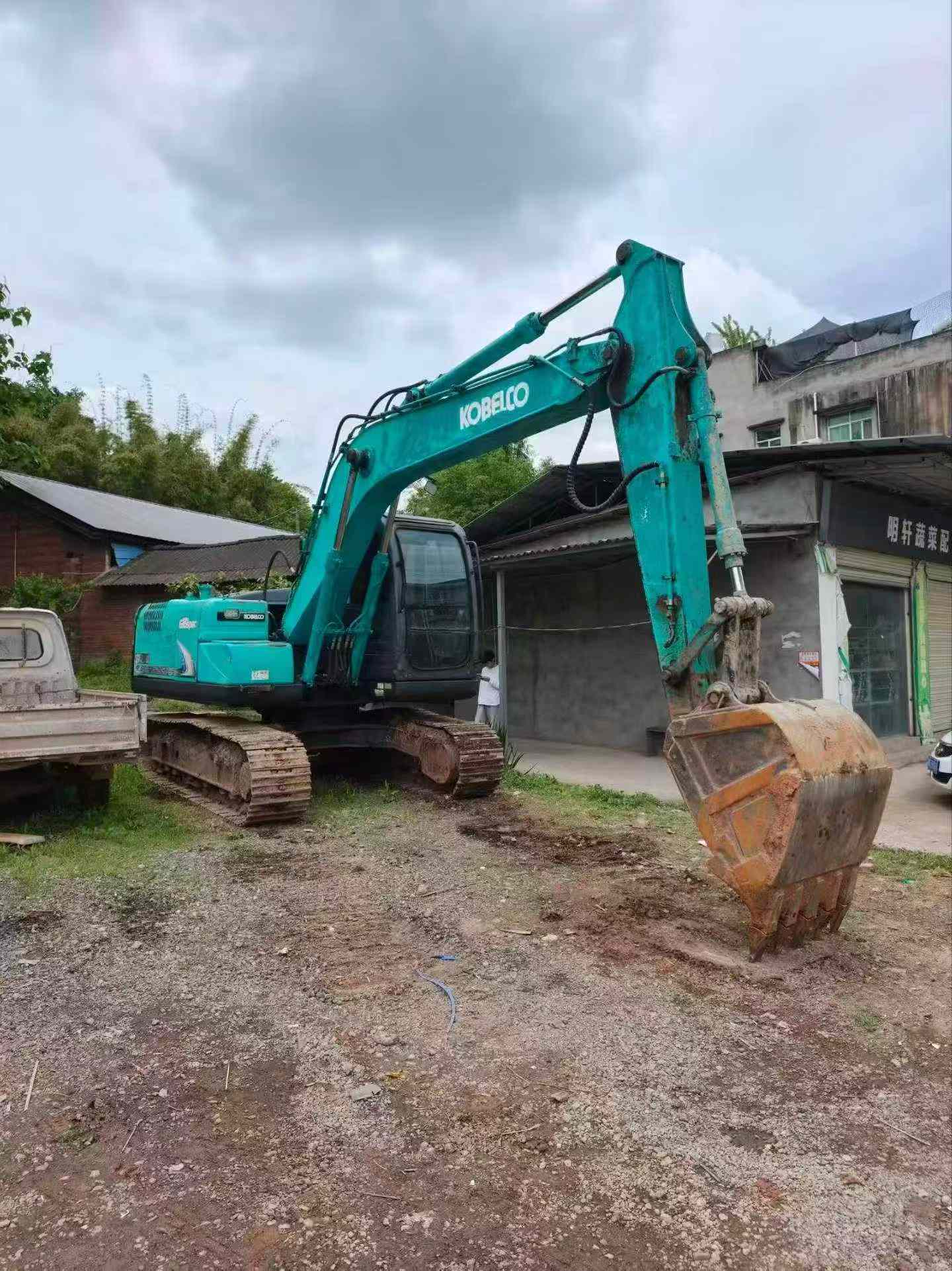 Buy Kobelco SK130 Used Excavator / 2 Buy Kobelco SK130 Used Excavator / 2