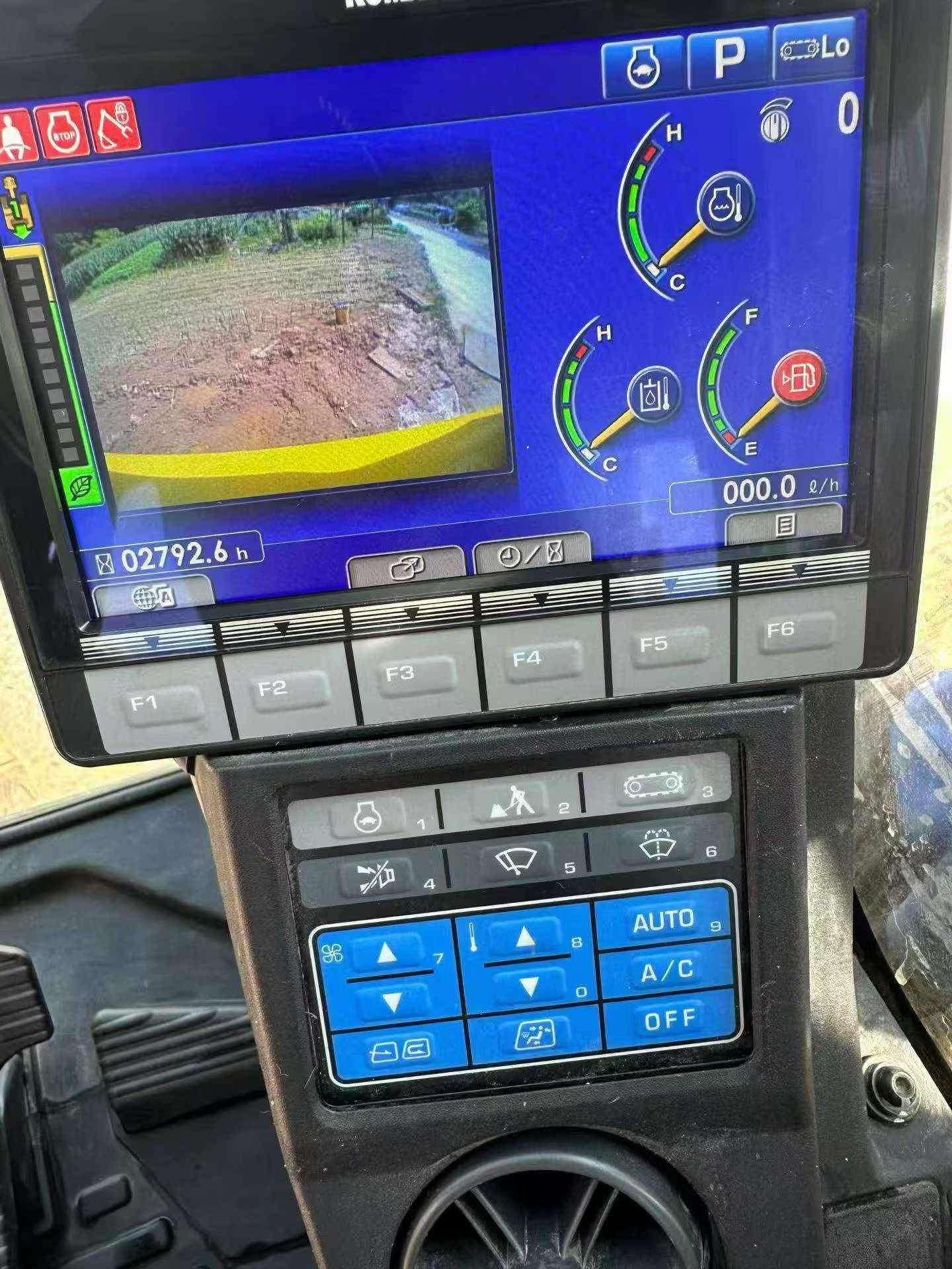 Buy Komatsu PC200-1 Used Excavator / 7