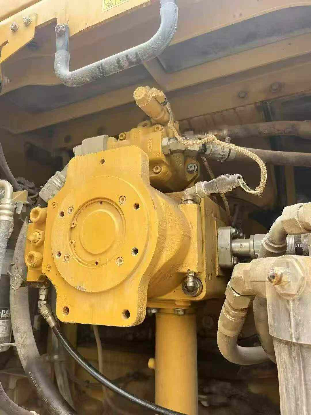 Buy Caterpillar 349E Used Excavator / 1