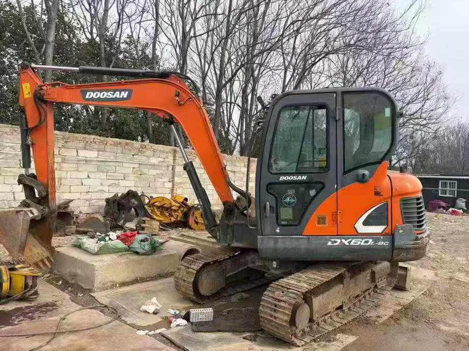 Buy Doosan DH60 Used Excavator / 4 Buy Doosan DH60 Used Excavator / 4