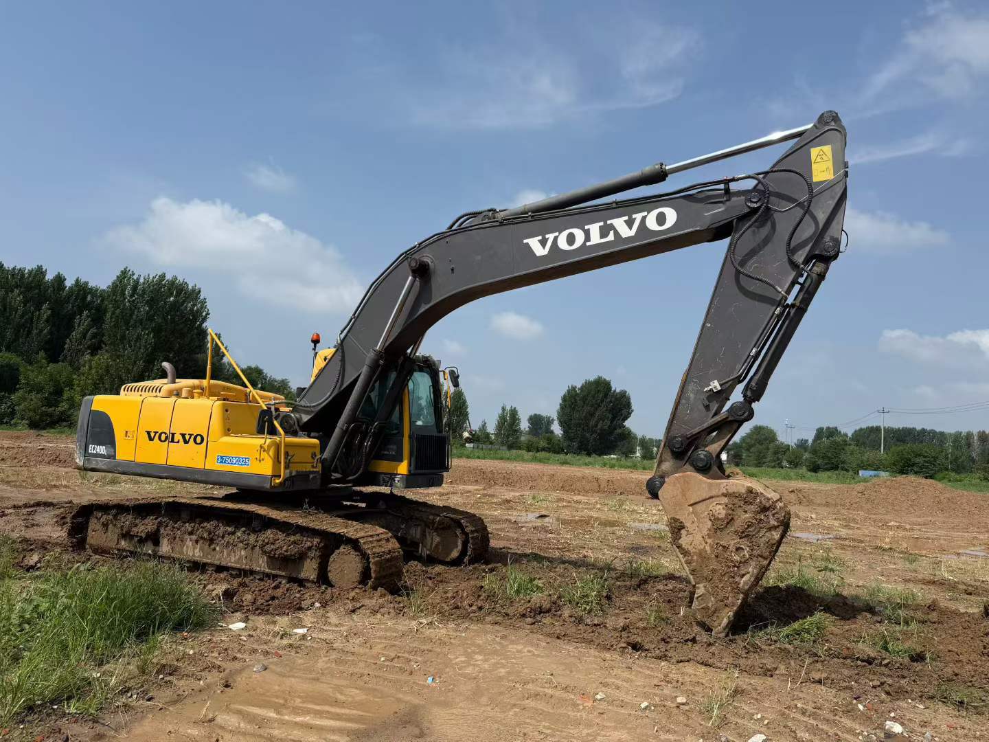 Buy Volvo EC240 Used Excavator / 2 Buy Volvo EC240 Used Excavator / 2