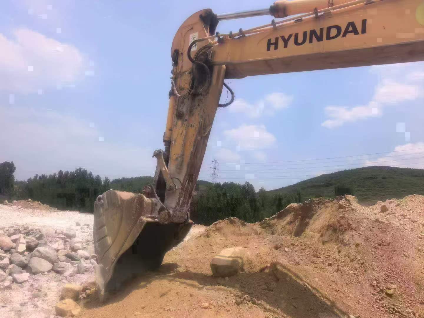 Buy Hyundai R385LC-9 Used Excavator / 4 Buy Hyundai R385LC-9 Used Excavator / 4