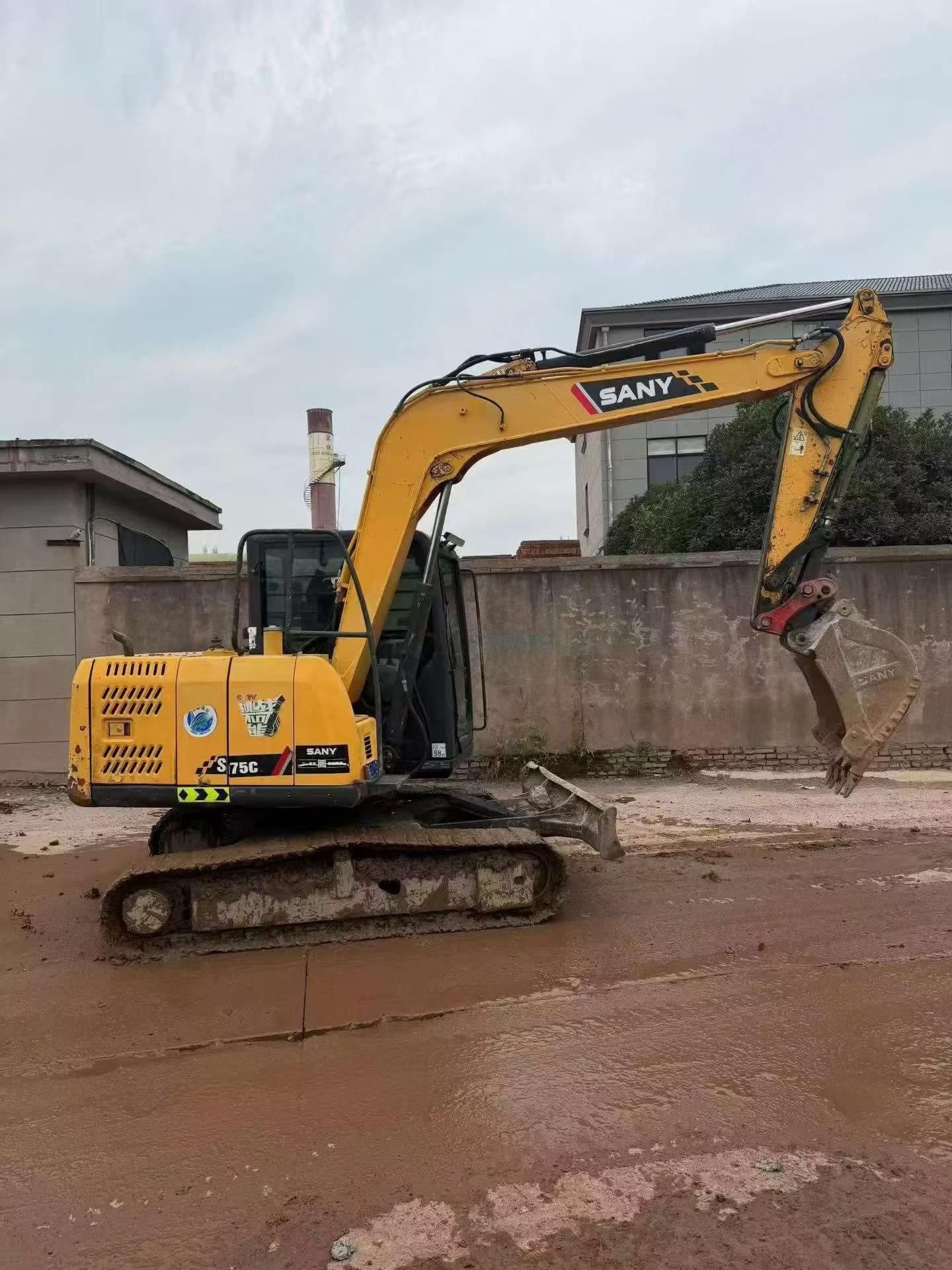 Buy Sany SY65C Used Excavator / 2