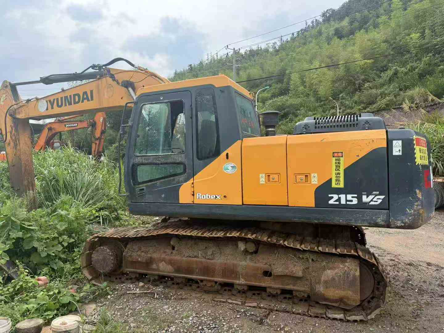 Buy Hyundai R215VS Used Excavator / 1