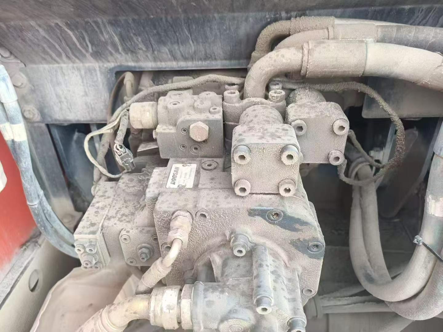 شراء حفارة Doosan DH215-7 مستعملة / 7