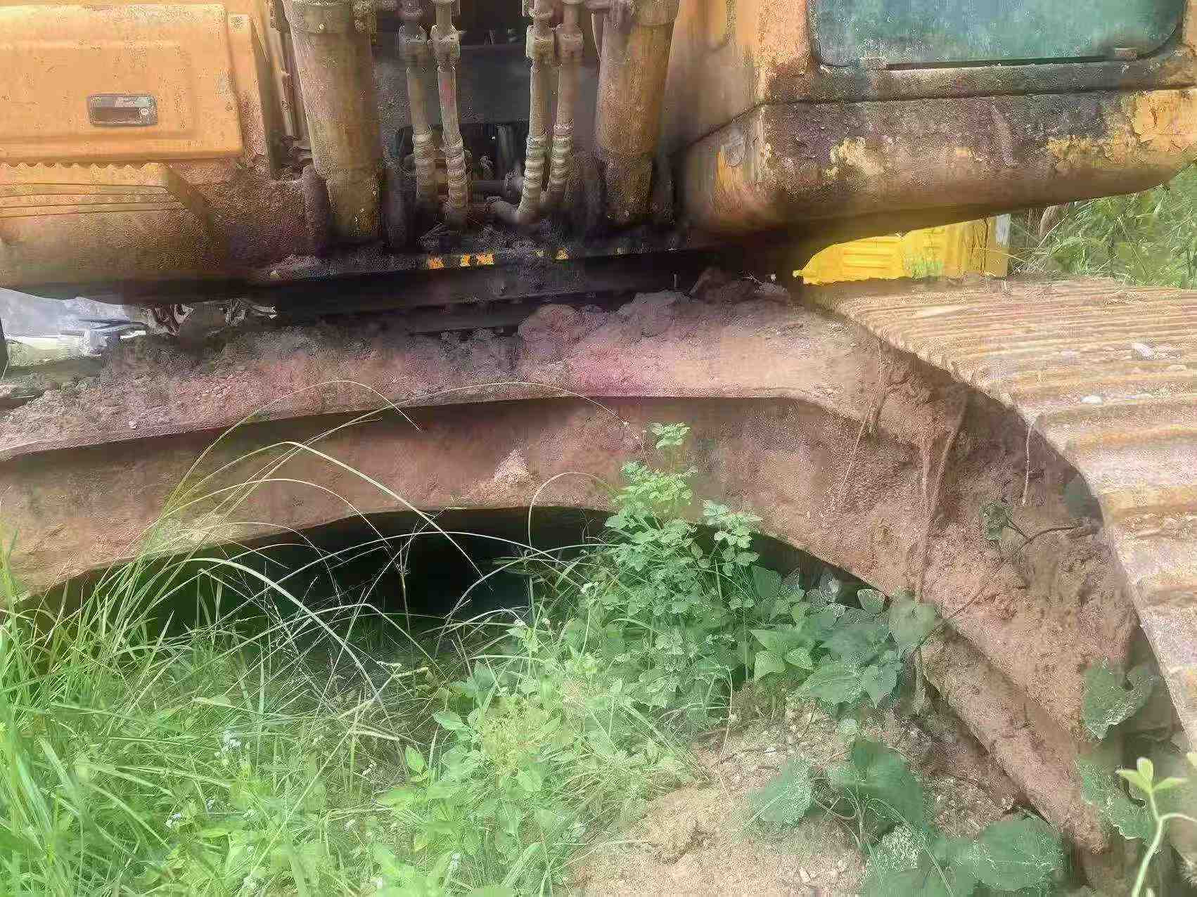 Buy Hyundai R225-7 Used Excavator / 3 Buy Hyundai R225-7 Used Excavator / 3