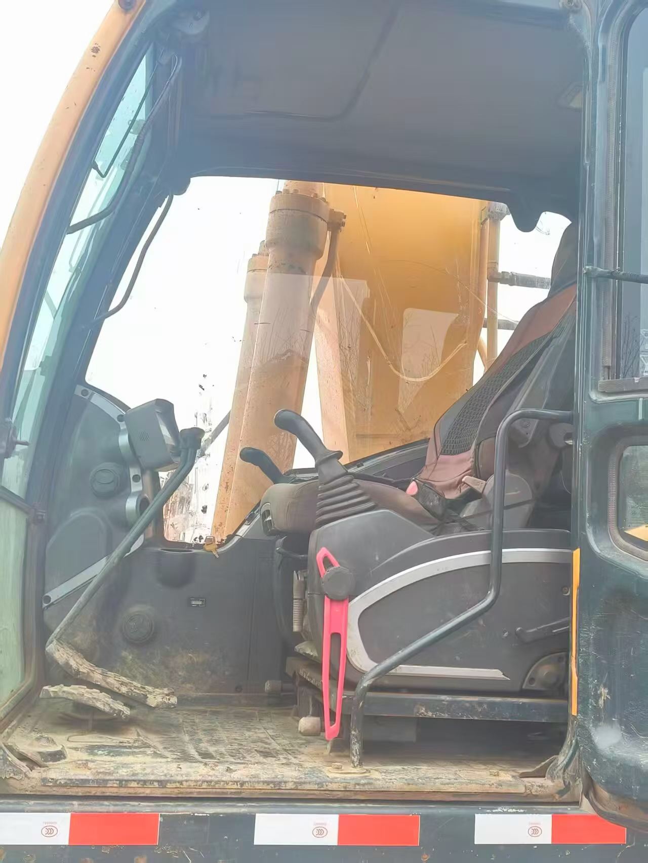 Buy Hyundai R225-7 Used Excavator / 4 Buy Hyundai R225-7 Used Excavator / 4