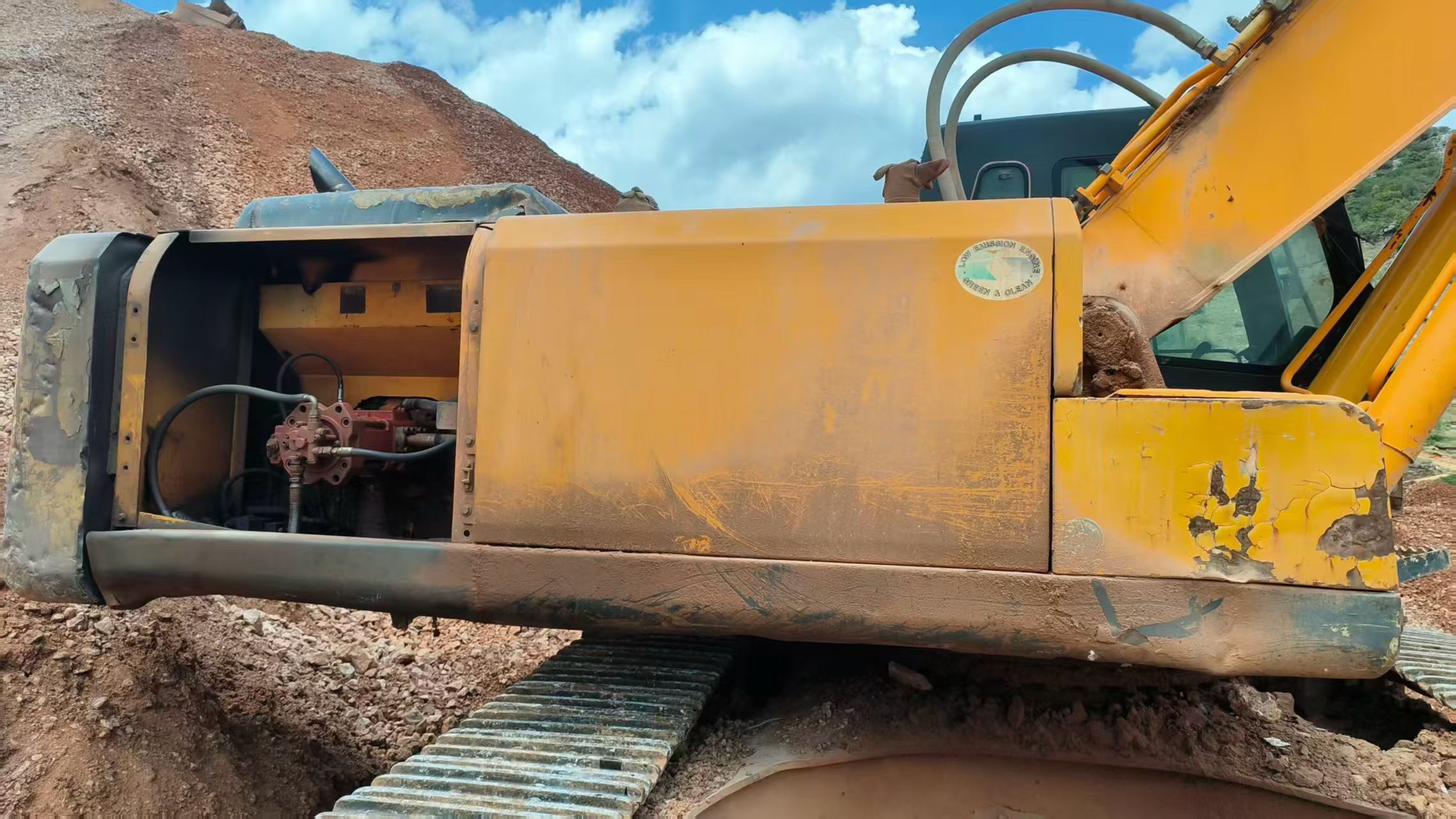 Buy Hyundai R305LC-7 Used Excavator / 1