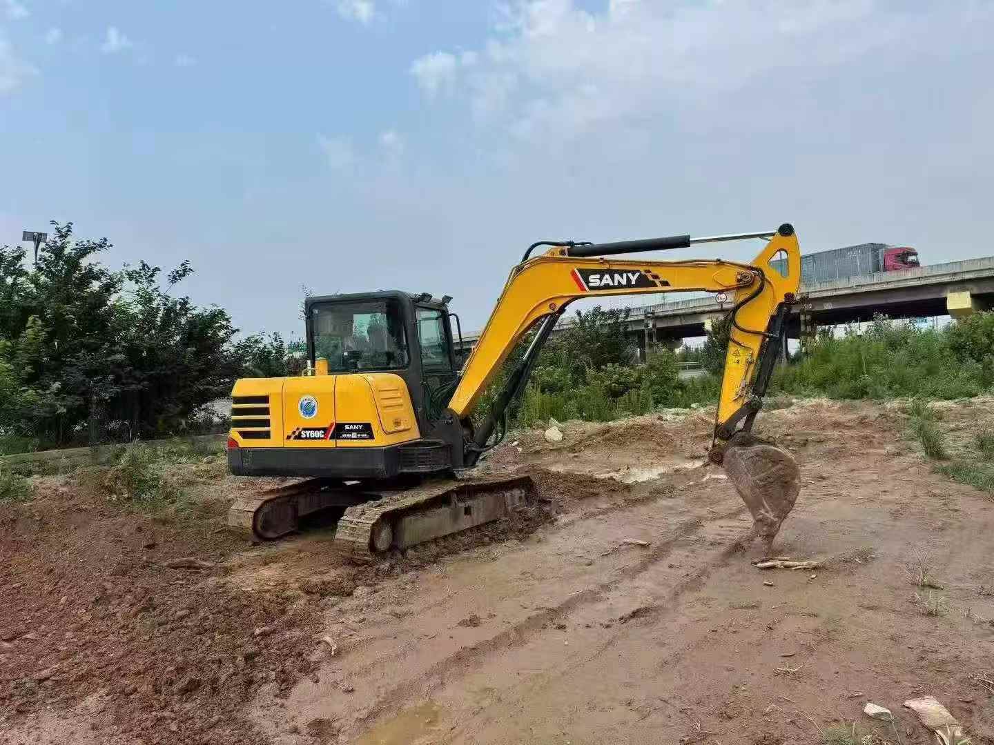 Buy Sany SY60 Used Excavator / 4