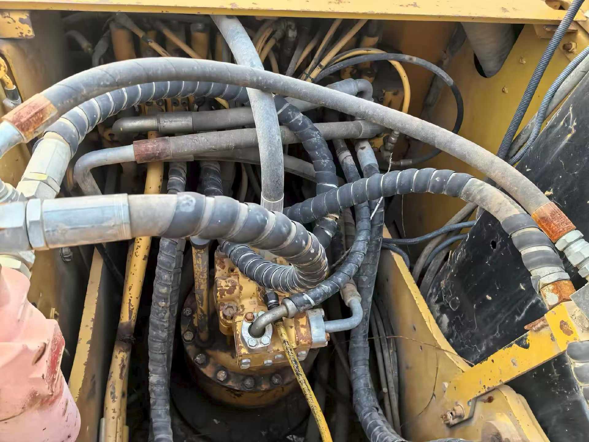 Buy Caterpillar 323 Used Excavator / 7