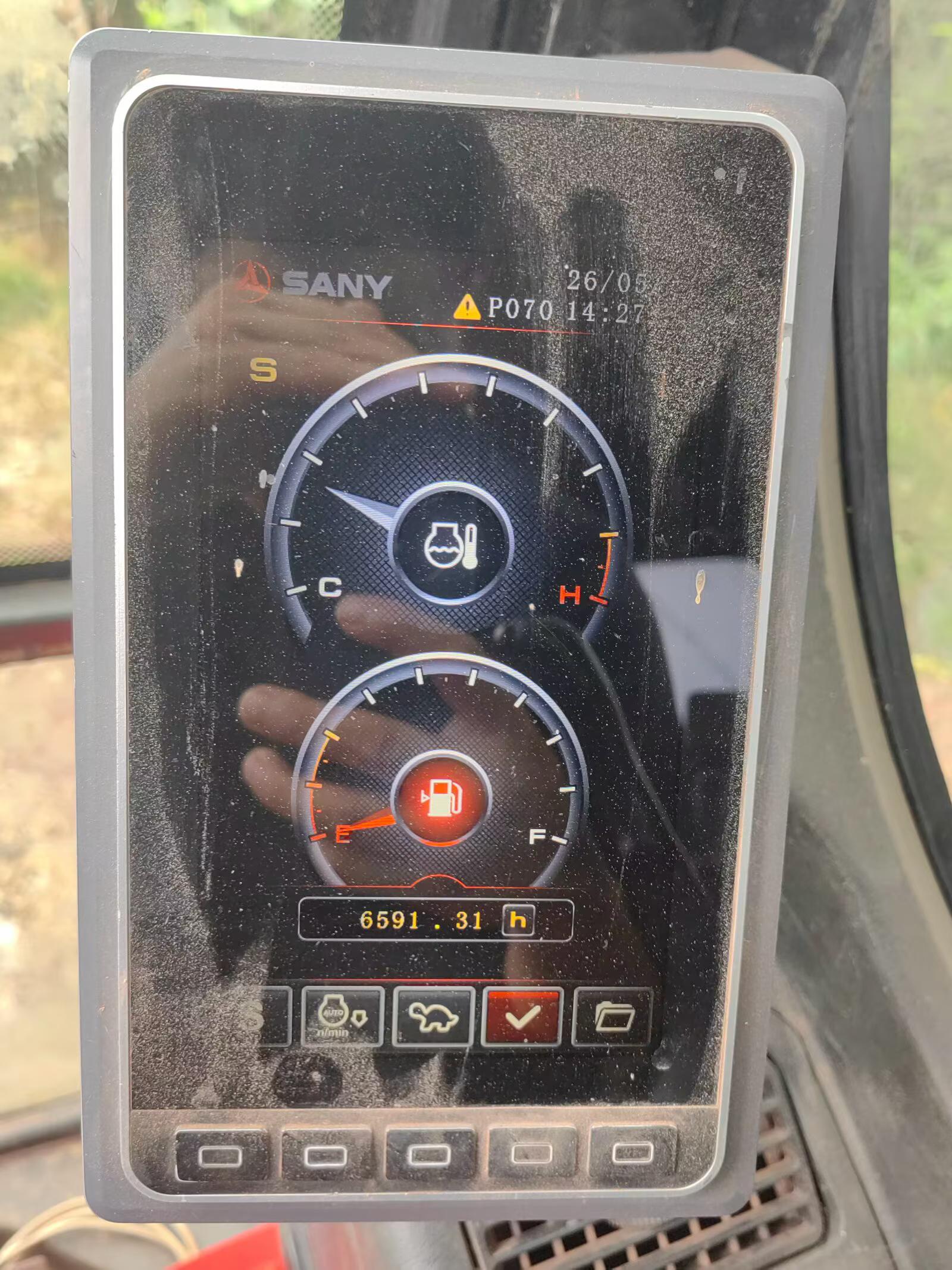 Buy Sany SY200C Used Excavator / 3 Buy Sany SY200C Used Excavator / 3