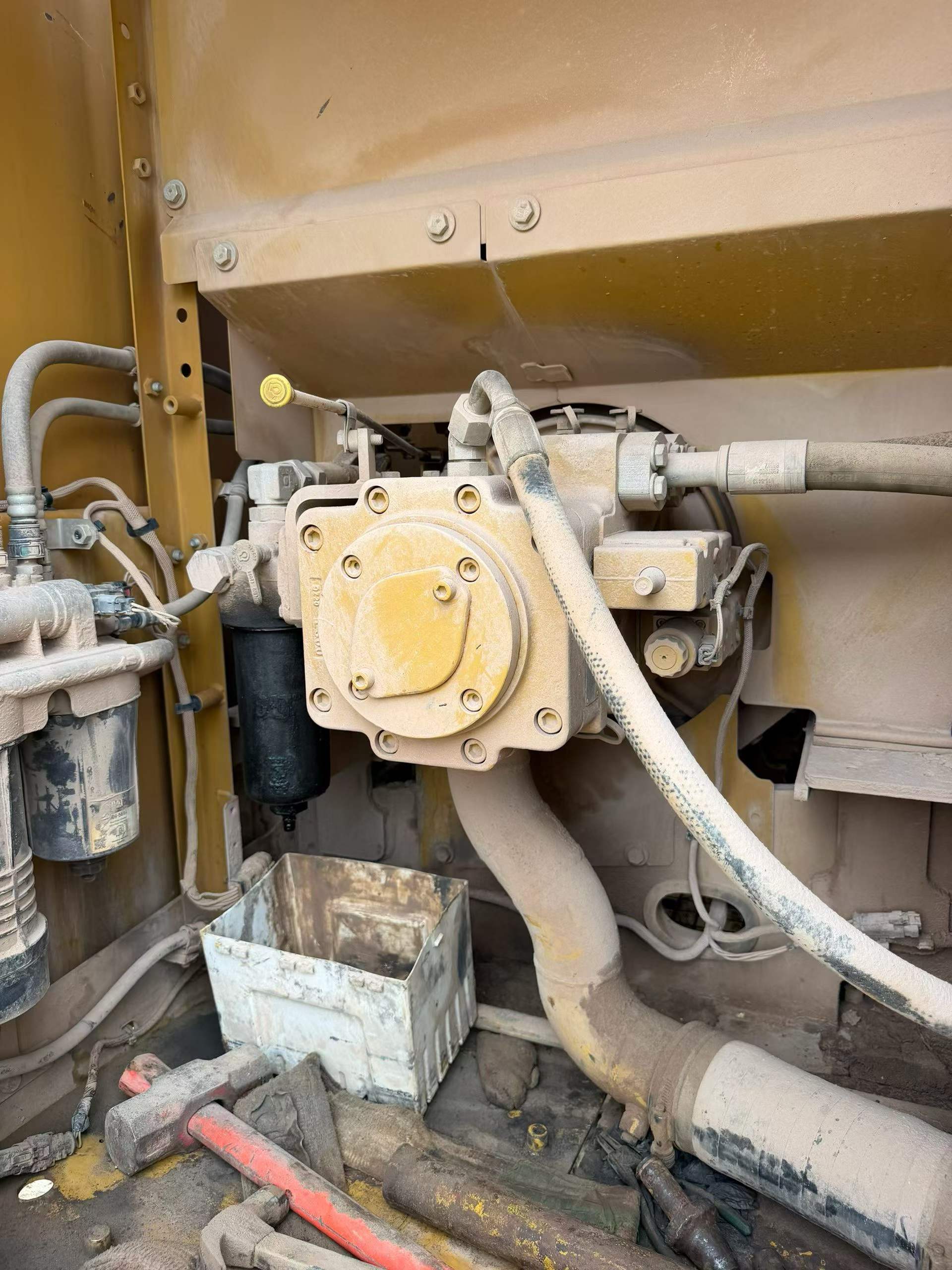 Buy Caterpillar 323 Used Excavator / 1