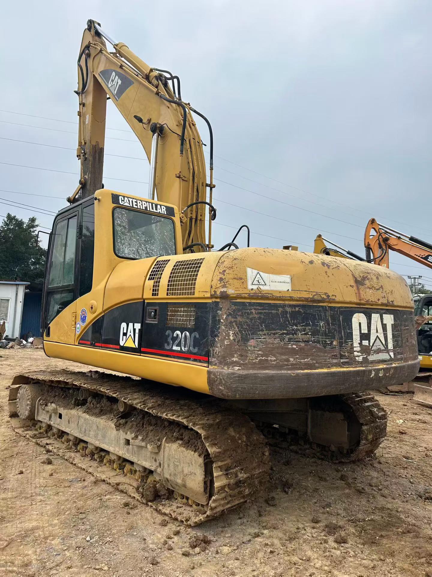 Buy Caterpillar 320C Used Excavator / 1