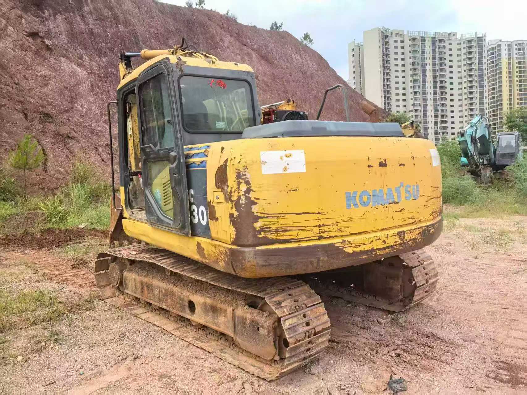 Buy Komatsu PC130-7 Used Excavator / 1