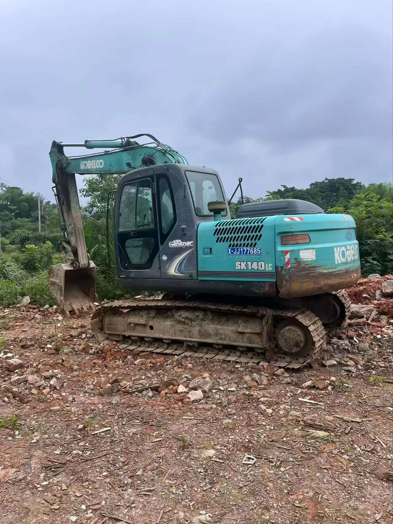 Buy Kobelco SK130 Used Excavator / 2 Buy Kobelco SK130 Used Excavator / 2
