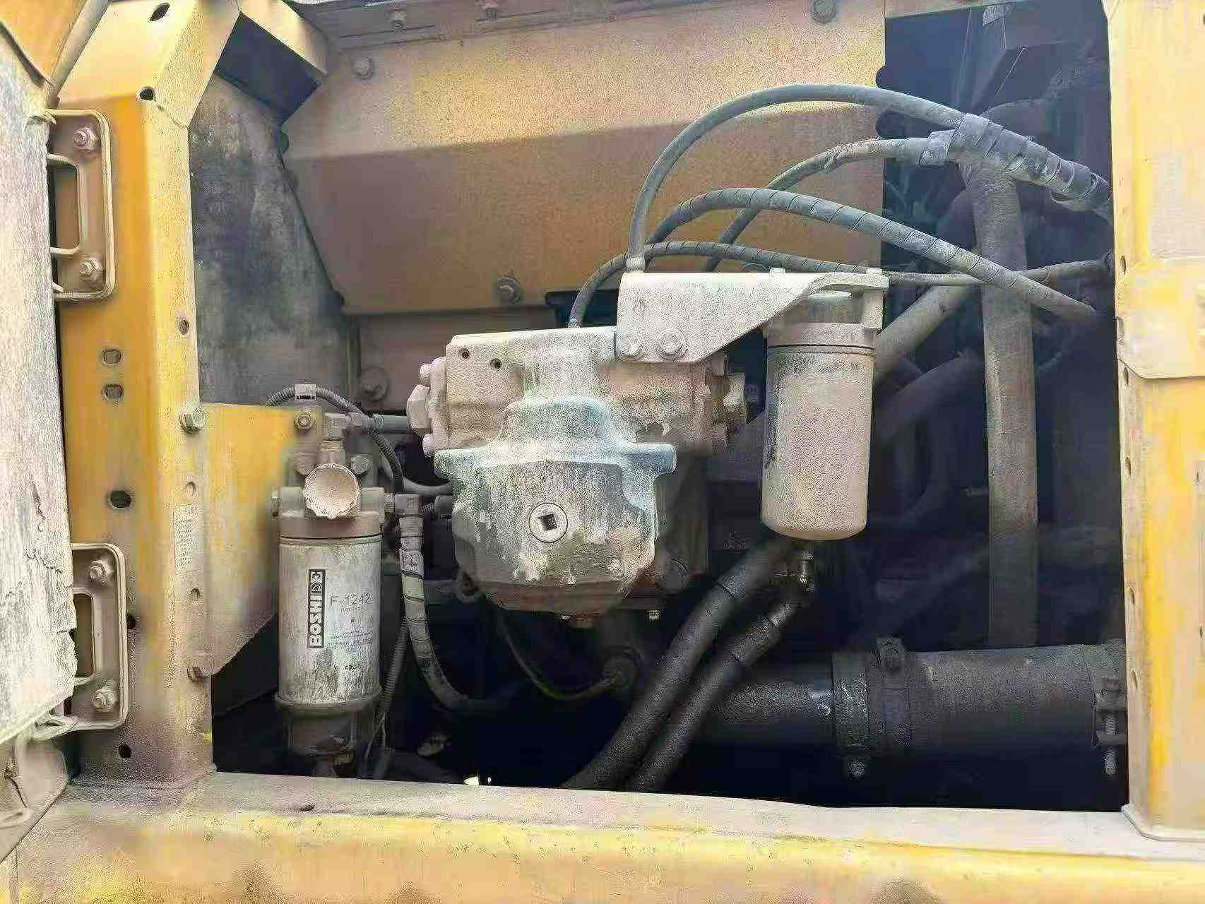 Buy Komatsu PC200 Used Excavator / 8