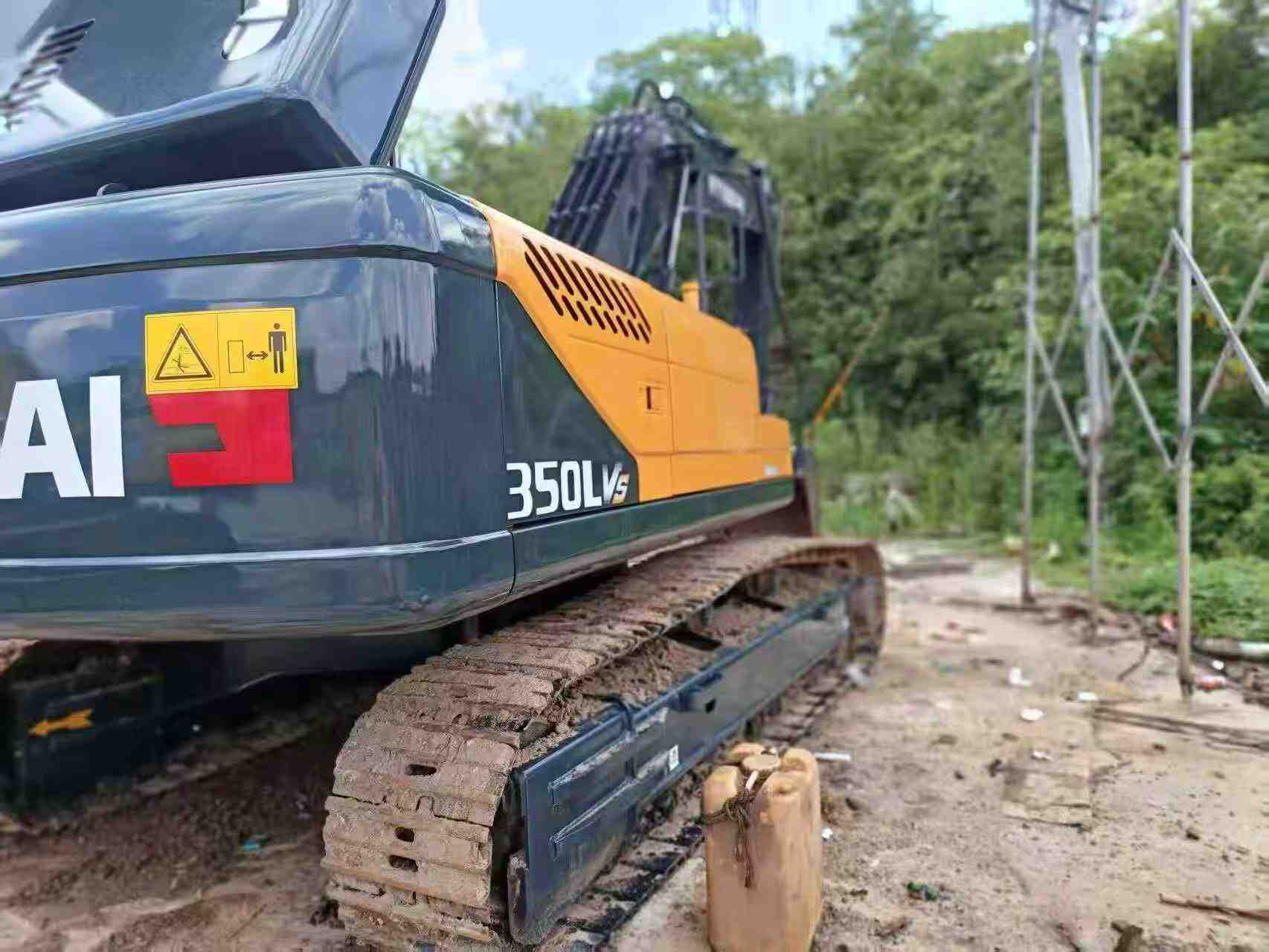 Buy Hyundai R350LVS Used Excavator / 1