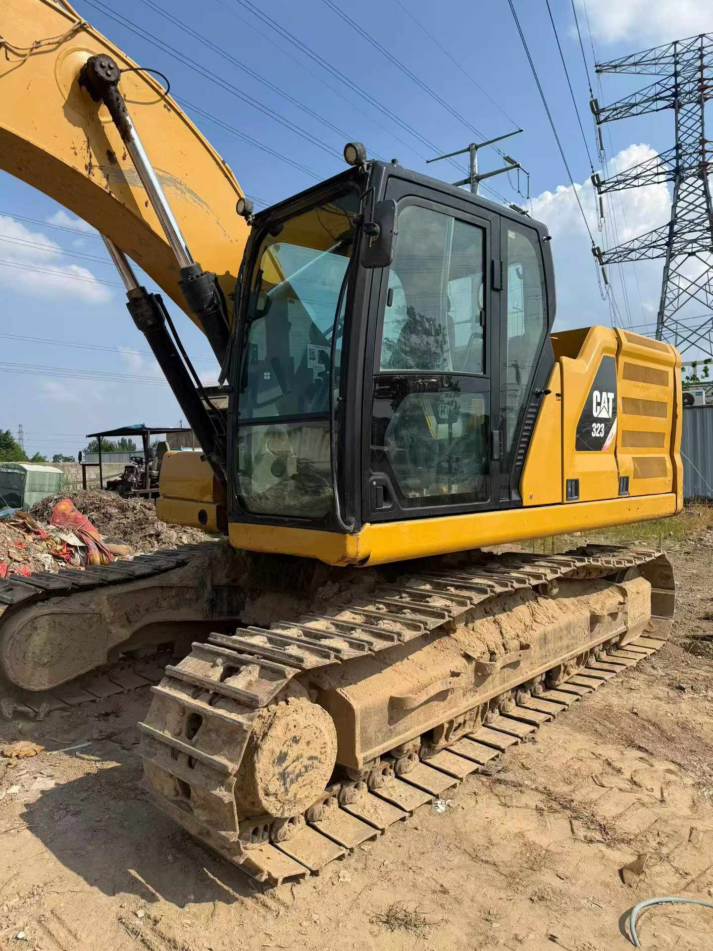 Buy Caterpillar 323 Used Excavator / 8 Buy Caterpillar 323 Used Excavator / 8