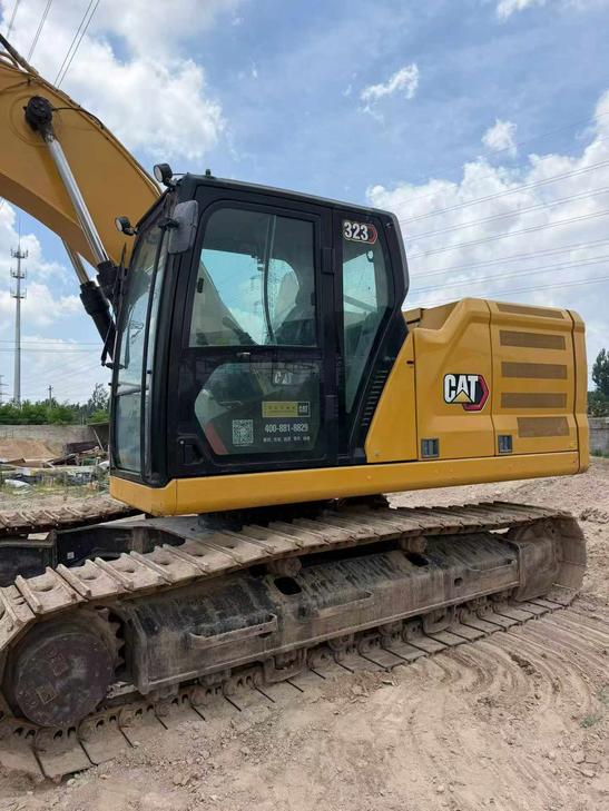 Buy Caterpillar 323 Used Excavator / 1