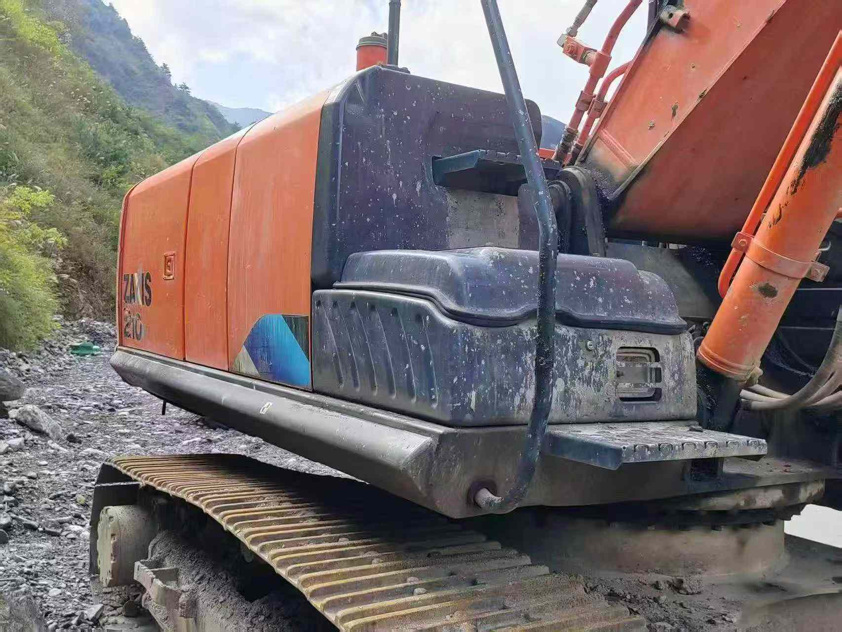Buy Hitachi EX210 Used Excavator / 8 Buy Hitachi EX210 Used Excavator / 8
