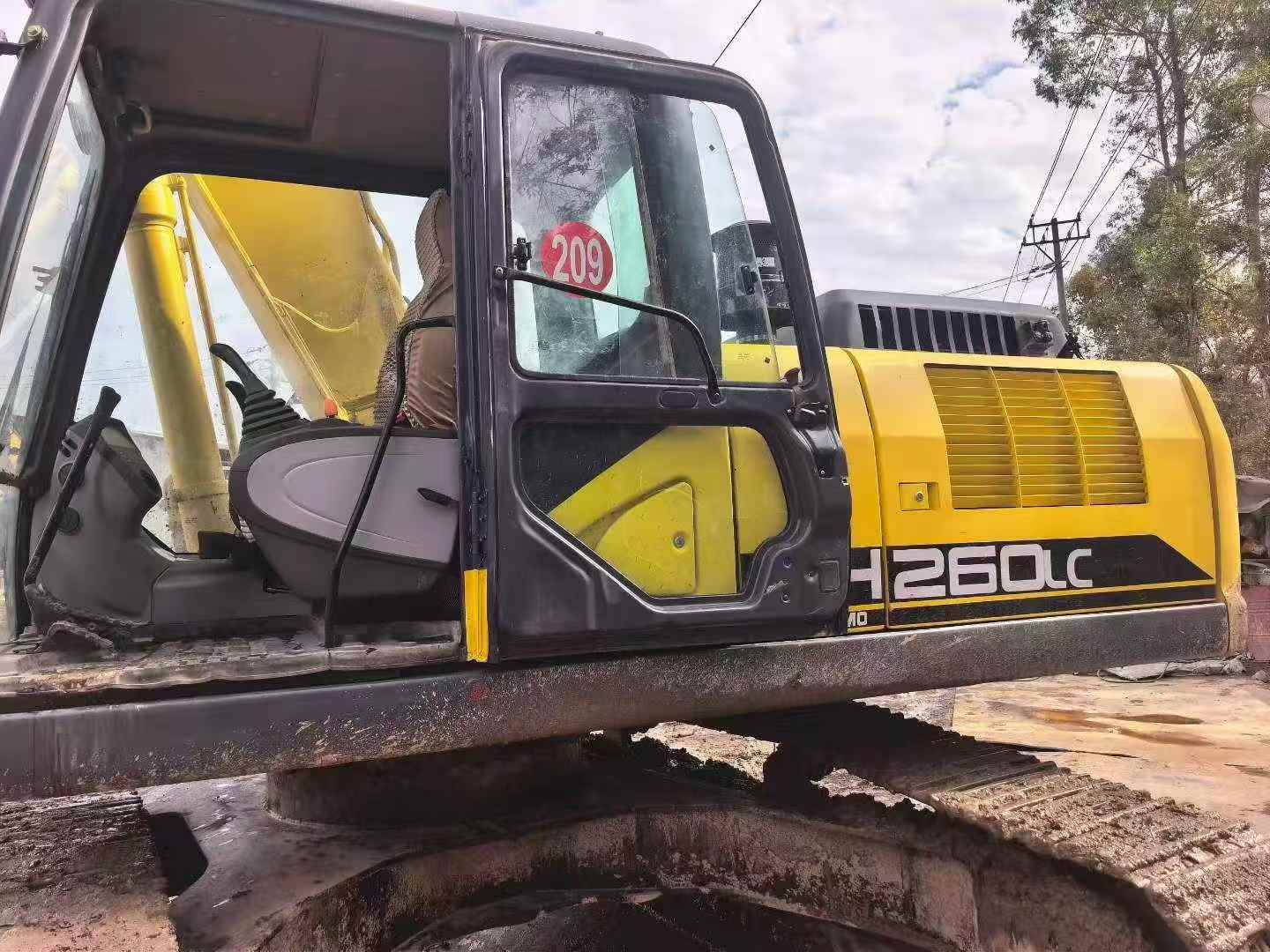Buy Sumitomo SH260LC-6 Used Excavator / 2 Buy Sumitomo SH260LC-6 Used Excavator / 2