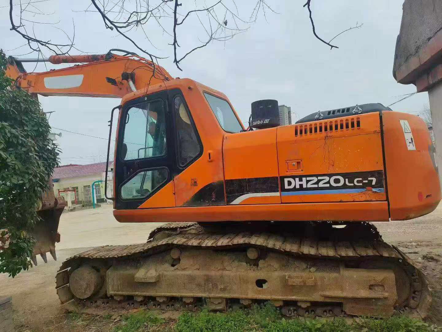 شراء Doosan DH220-7 مستعمل حفارة