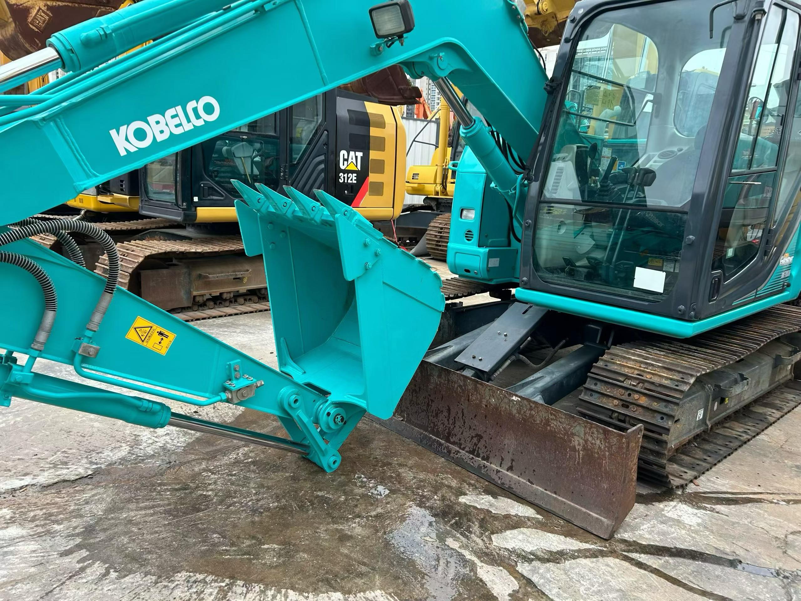 Купить Подержанный Экскаватор Kobelco SK75 / 2