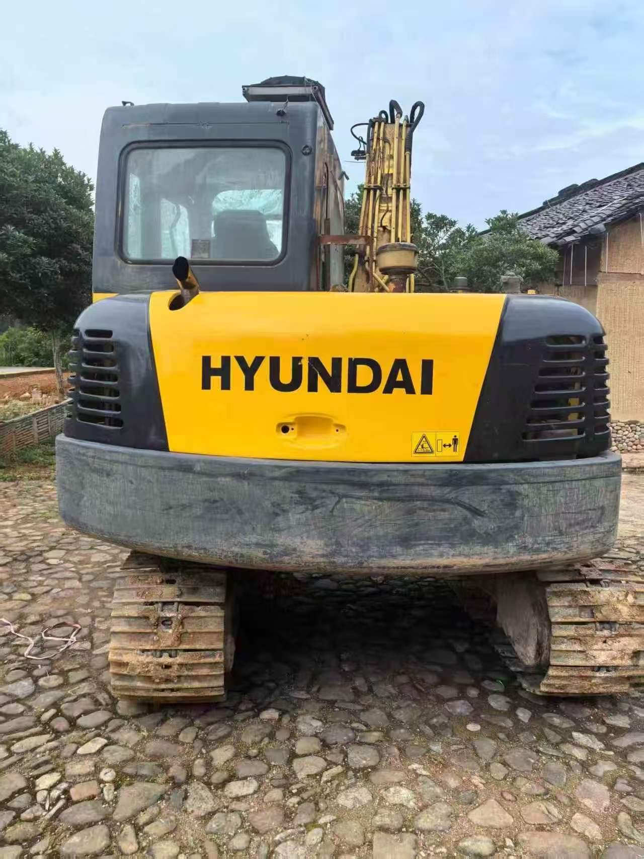 Buy Hyundai R80-7 Used Excavator / 2 Buy Hyundai R80-7 Used Excavator / 2