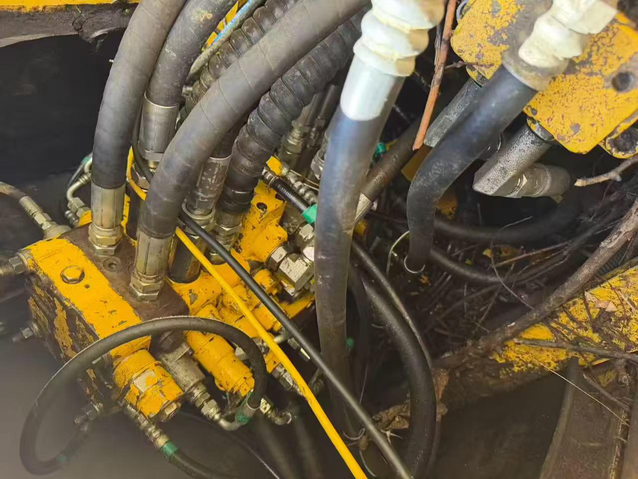Buy Komatsu PC160-6 Used Excavator / 3