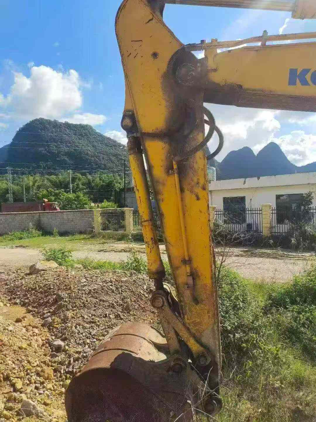 Buy Komatsu PC210 Used Excavator / 5 Buy Komatsu PC210 Used Excavator / 5